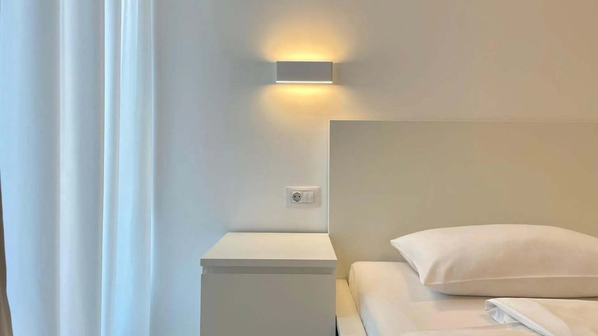 Apartament No 403 Lebada Lake Residence Bucharest